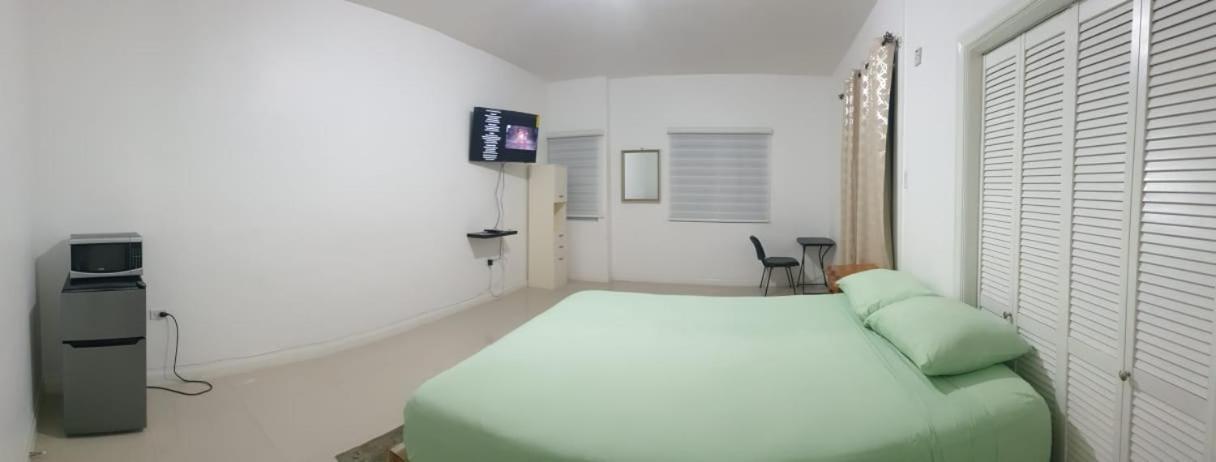 Appartement Harloe'S à Kingston Extérieur photo